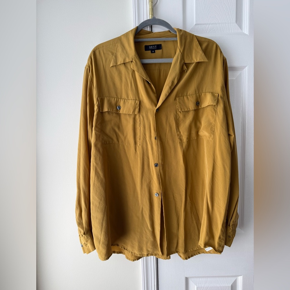 Vintage Next menswear gorgeous 100% silk button-up shirt. Size M